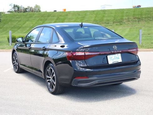 Used 2025 Volkswagen Jetta Sport FWD image 7
