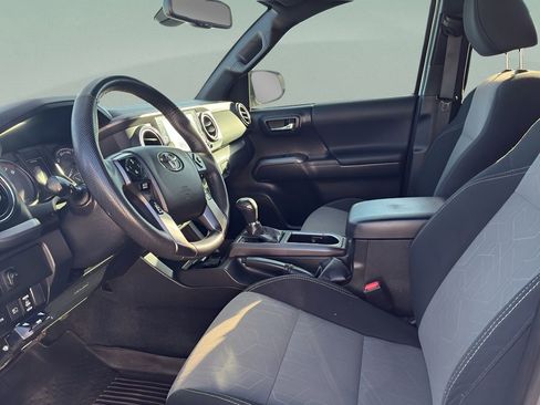 Used 2023 Toyota Tacoma TRD Off-Road image 21