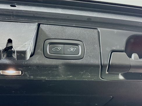 Used 2023 Volvo XC60 B5 Plus w/ Climate Package image 30