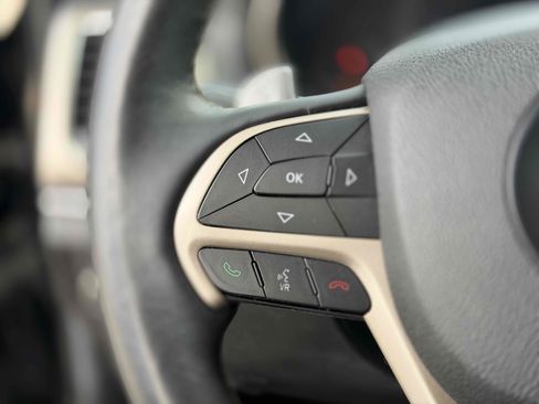Used 2014 Jeep Grand Cherokee Overland AWD/4WD image 31