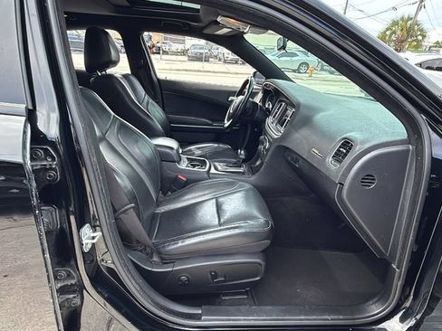 Used 2022 Dodge Charger SXT w/ Leather Interior Group RWD image 39