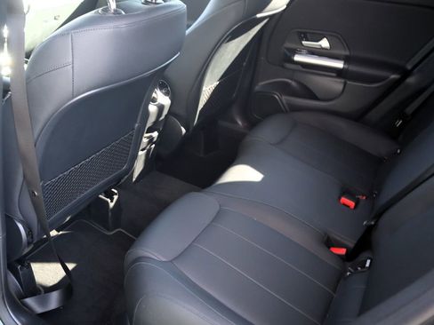 Certified 2025 Mercedes-Benz GLA 250 image 10