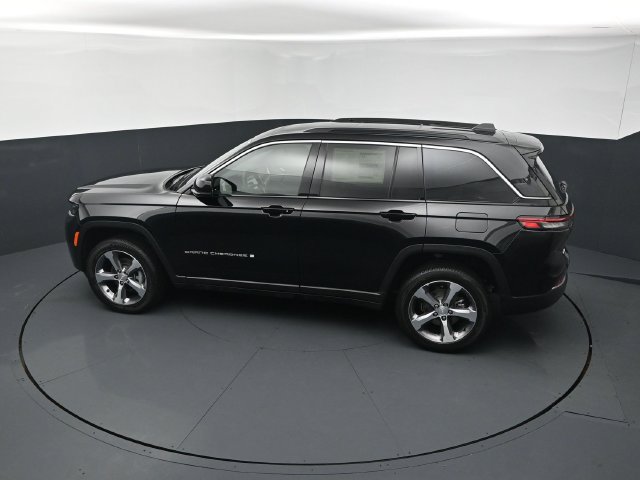 New 2026 Jeep Grand Cherokee Limited w/ Luxury Tech Group II AWD/4WD image 15