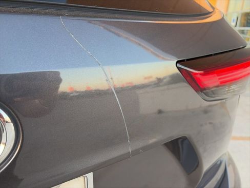 Used 2023 Toyota Highlander XLE image 9