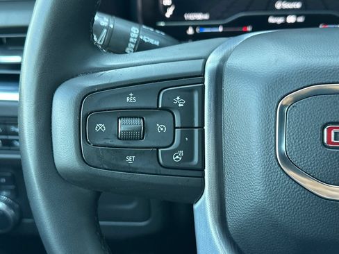 Used 2023 GMC Yukon SLT w/ SLT Premium Package AWD/4WD image 32