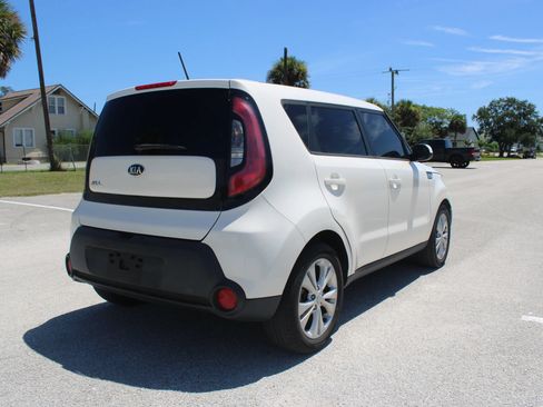Used 2015 Kia Soul + FWD image 20
