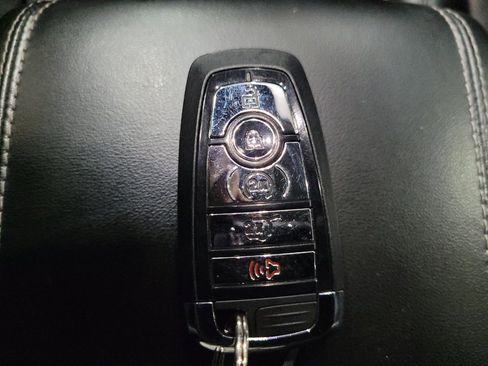 Used 2021 Lincoln Corsair AWD w/ Premium Package image 32