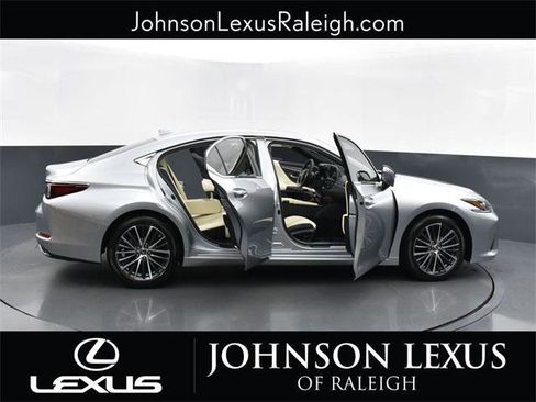 Certified 2022 Lexus ES 350 w/ Premium Package FWD image 28
