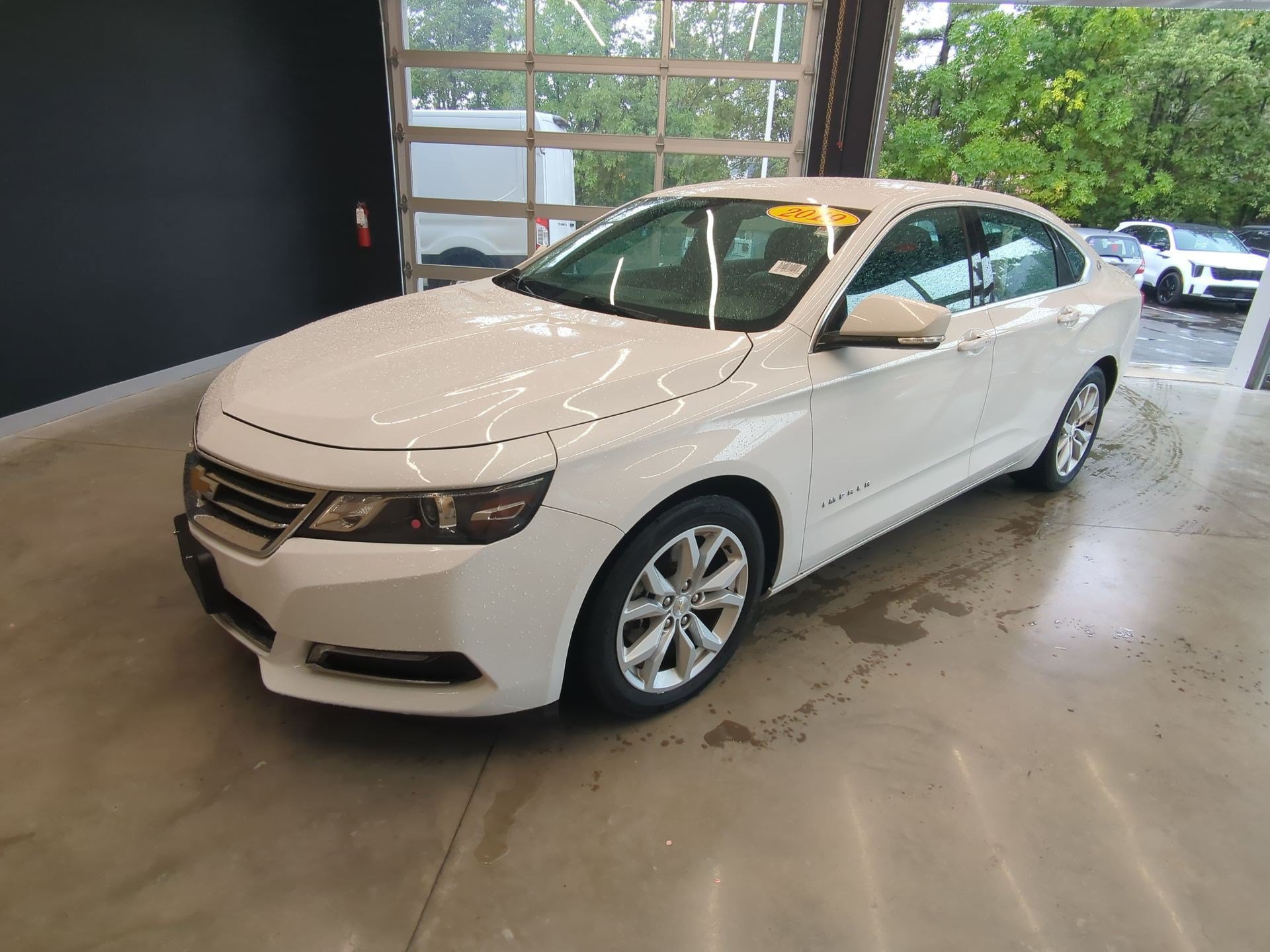 Used 2019 Chevrolet Impala LT FWD image 4