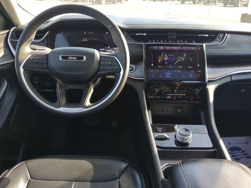 Used 2024 Jeep Grand Cherokee Limited image 29