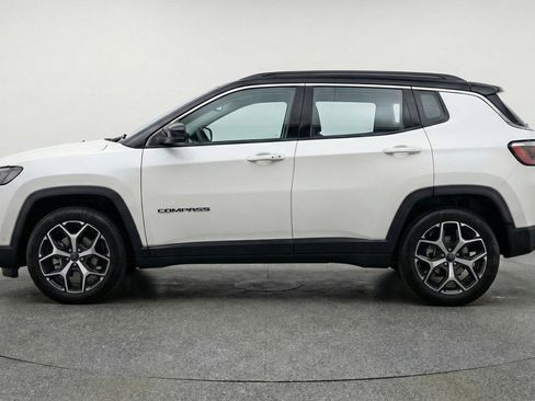 Used 2025 Jeep Compass Limited AWD/4WD image 5