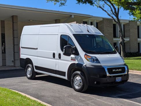 Used 2022 RAM ProMaster 2500 w/ Premium Appearance Group image 18