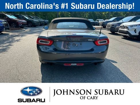 Used 2017 FIAT 124 Spider Classica RWD image 4