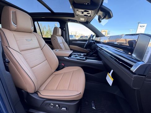 New 2026 Cadillac Escalade ESV Luxury w/ LPO, Radiant Package image 11