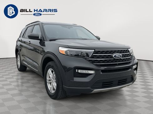 Used 2023 Ford Explorer XLT w/ Equipment Group 202A AWD/4WD image 3