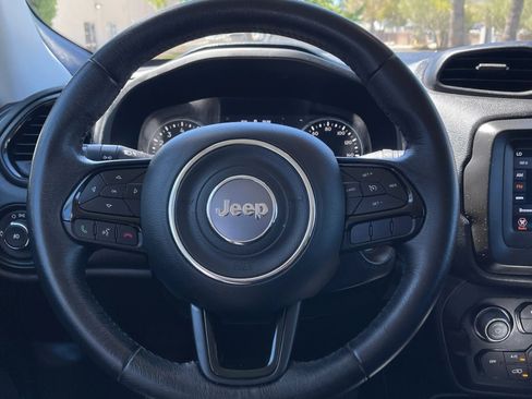Used 2020 Jeep Renegade Altitude FWD image 25