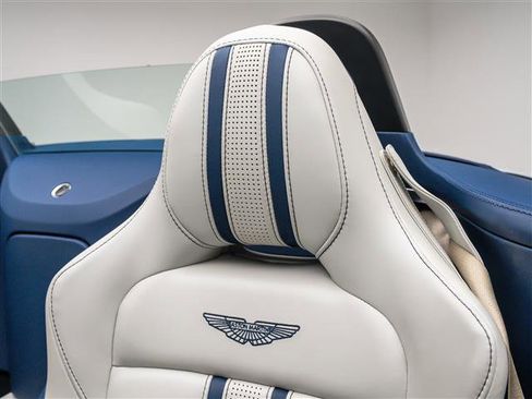 Used 2023 Aston Martin V8 Vantage Roadster image 6
