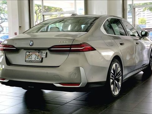 Used 2026 BMW 530i w/ Premium Package RWD image 6