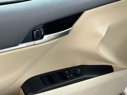 Used 2022 Toyota Camry LE image 17