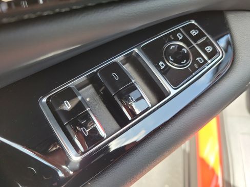 Certified 2025 Cadillac Optiq Sport 2 AWD/4WD image 17