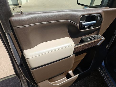 Used 2020 GMC Sierra 1500 SLE w/ Driver Alert Package II AWD/4WD image 10
