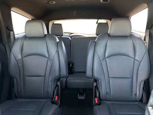 Used 2023 Buick Enclave Essence image 15
