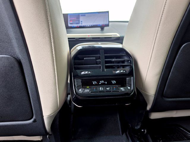 Used 2024 BMW iX xDrive50 w/ Premium Package AWD/4WD image 40