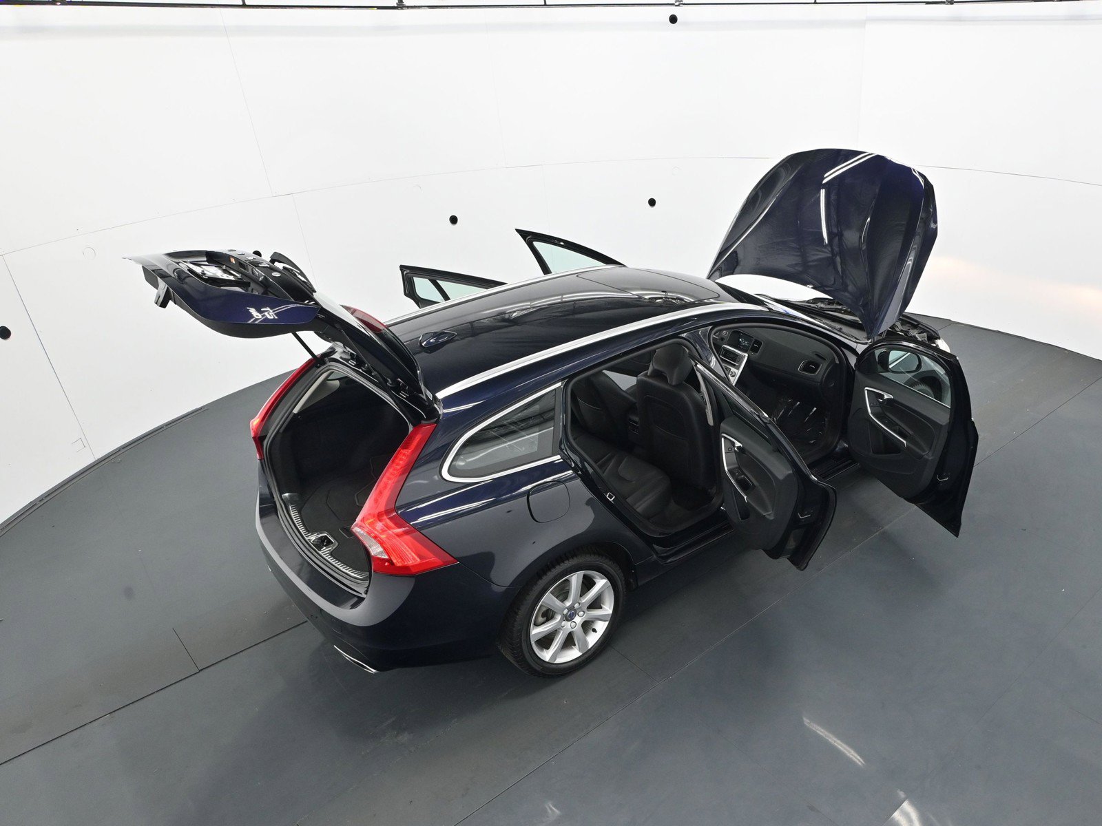 Used 2017 Volvo V60 T5 Premier w/ Convenience Package AWD/4WD image 47