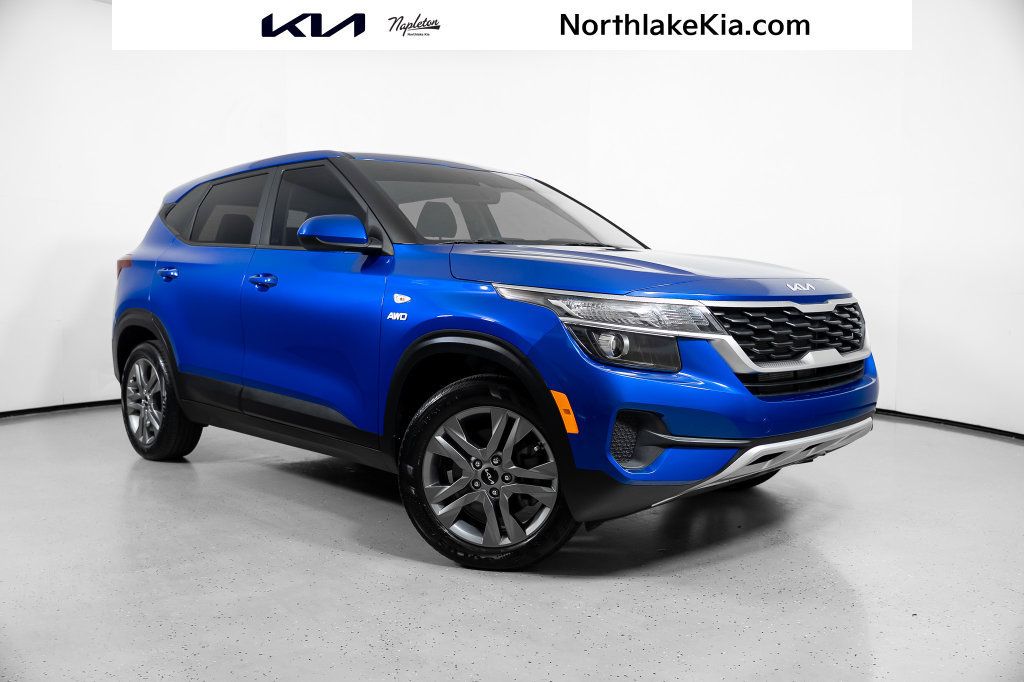 Used 2023 Kia Seltos LX AWD/4WD image 1