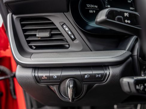 Used 2024 Porsche 911 Carrera image 10