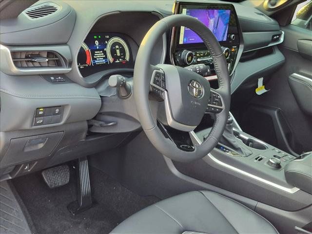 New 2026 Toyota Highlander XSE AWD/4WD image 3