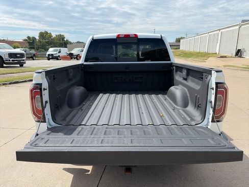 Used 2018 GMC Sierra 1500 SLT AWD/4WD image 35