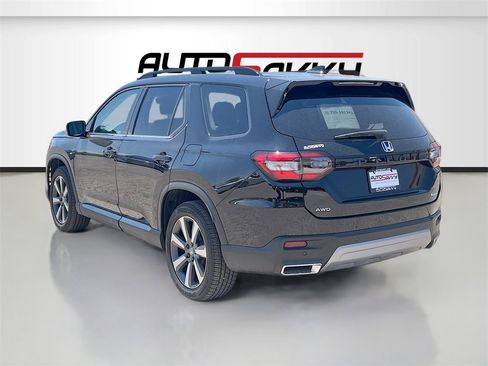 Used 2024 Honda Pilot Touring image 5