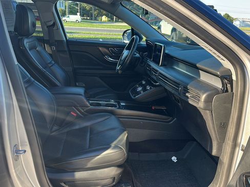 Used 2020 Lincoln Corsair AWD w/ Premium Package image 12