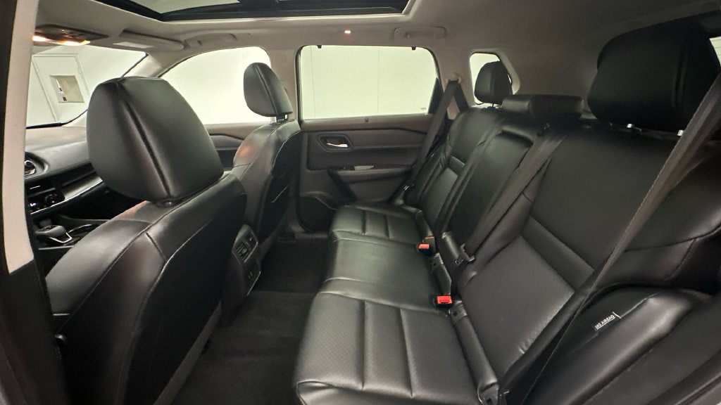 Certified 2023 Nissan Rogue SV w/ SV Premium B Package AWD/4WD image 10