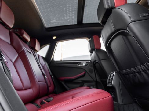 New 2026 Porsche Macan S image 43