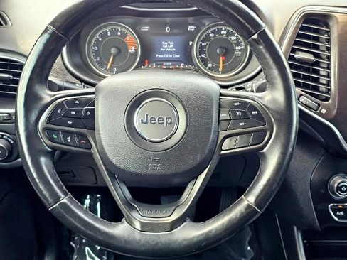 Used 2019 Jeep Cherokee Trailhawk w/ Cold Weather Group image 27