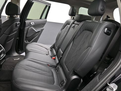 Used 2022 BMW X7 xDrive40i w/ Executive Package AWD/4WD image 16