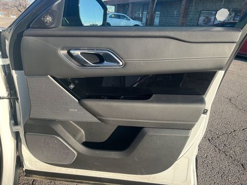 Used 2023 Land Rover Range Rover Velar R-Dynamic S image 30