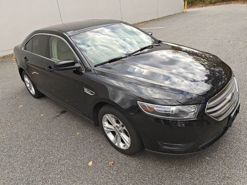 Used 2018 Ford Taurus SEL w/ Equipment Group 201A image 9