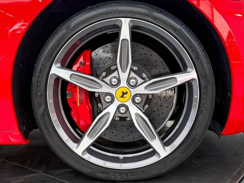 Used 2014 Ferrari California RWD image 33