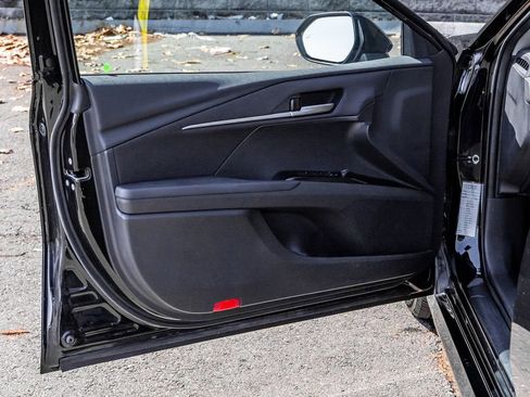 Used 2025 Toyota Camry LE image 21