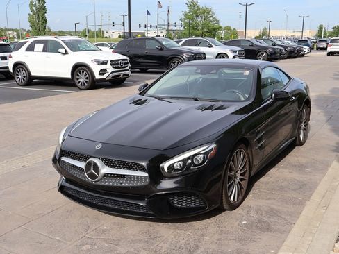 Used 2019 Mercedes-Benz SL 550 image 4