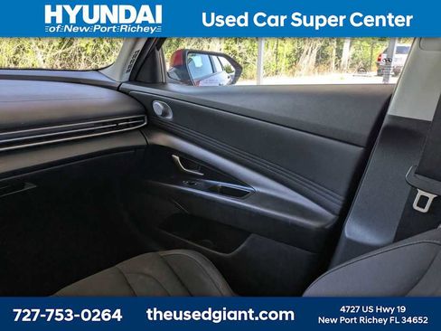 Used 2023 Hyundai Elantra SEL w/ Convenience Package FWD image 16