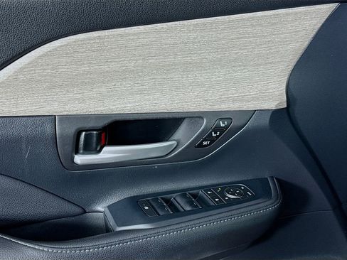 Used 2024 Toyota Grand Highlander Limited image 19