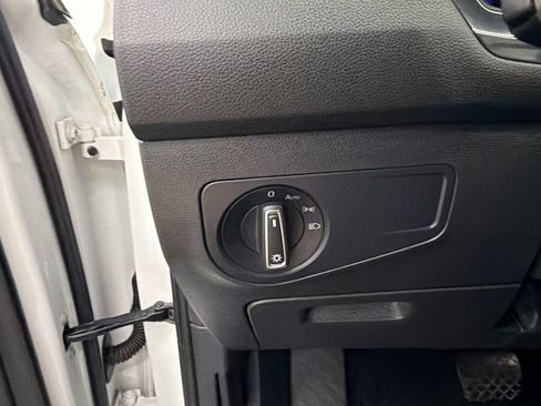 Used 2022 Volkswagen Tiguan SE FWD image 31