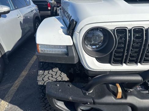 Used 2024 Jeep Wrangler Unlimited Rubicon 392 AWD/4WD image 21