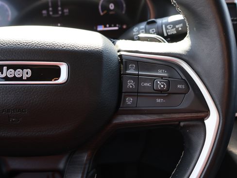 Used 2022 Jeep Grand Cherokee L Limited image 41