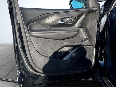 Used 2023 GMC Terrain SLE w/ Driver Convenience Package image 23