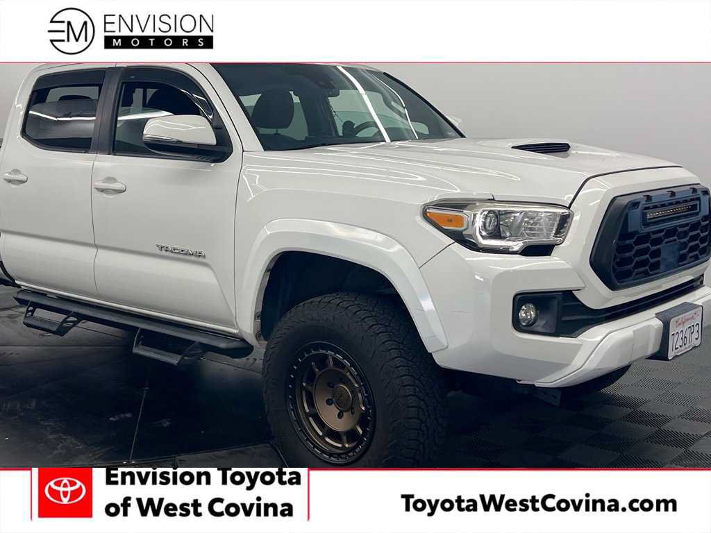 Used 2018 Toyota Tacoma TRD Sport w/ Technology Package RWD image 8